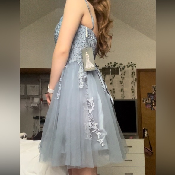 I bought this and then my style changed before I could wear it 😅 - Picture 2 of 4